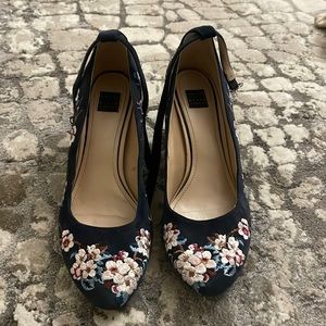 Vintage Navy blue flower high heels